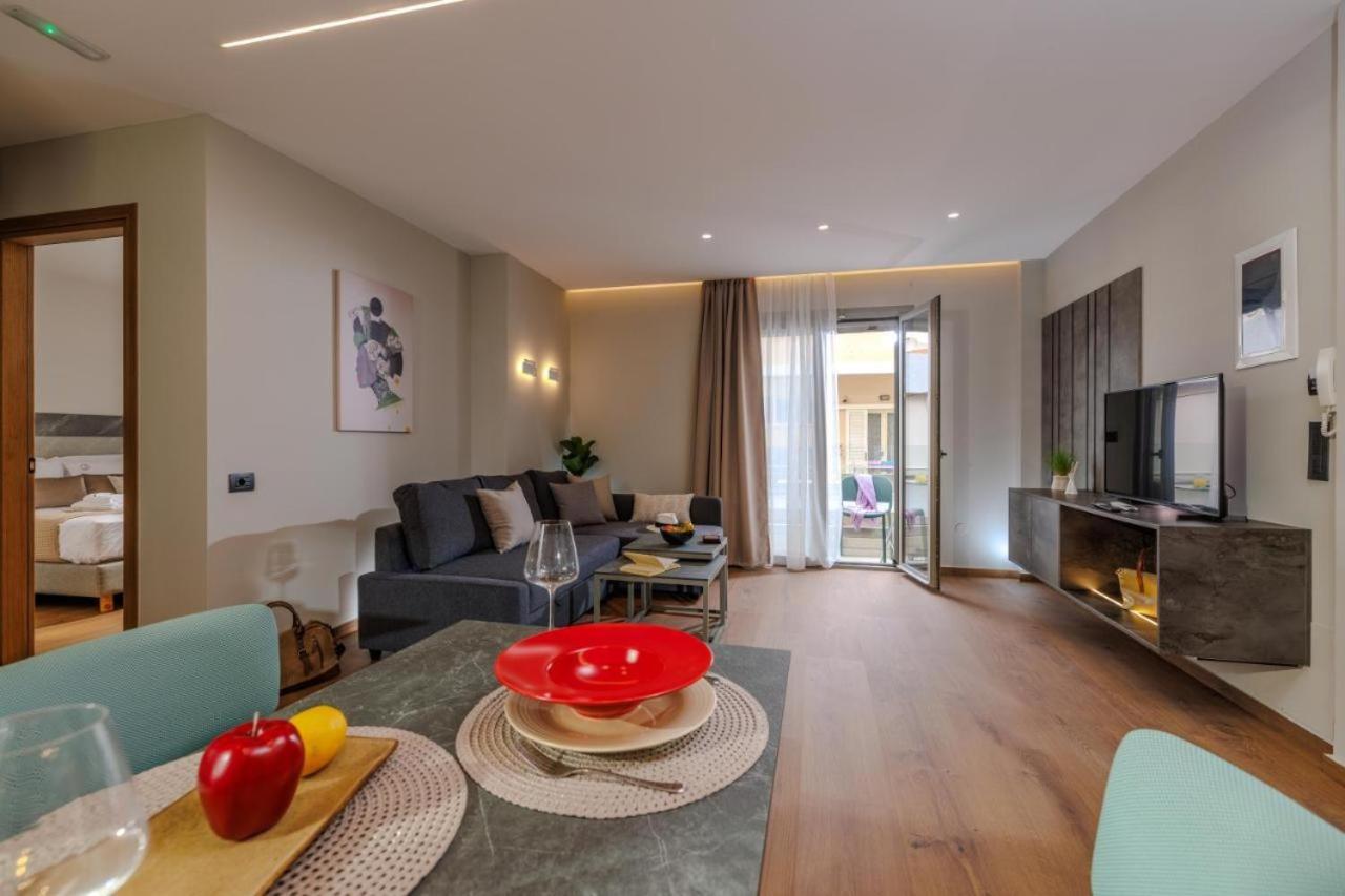 Jolly Suites Iraklion Buitenkant foto