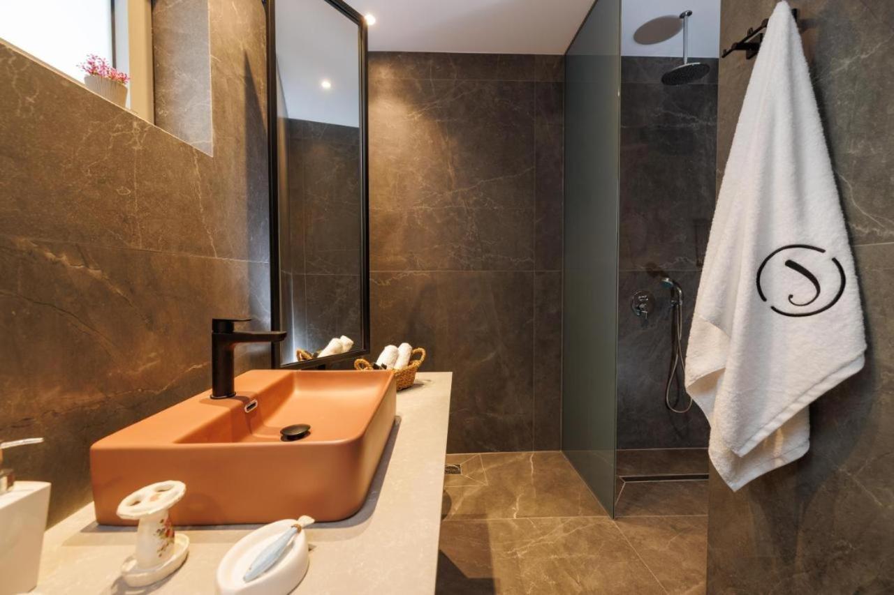 Jolly Suites Iraklion Buitenkant foto